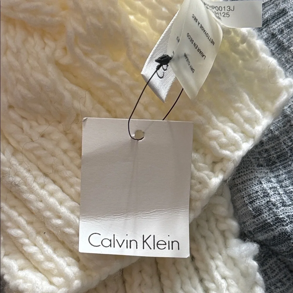 Calvin Klein Off White Chunky Knit Scarf 70” Long